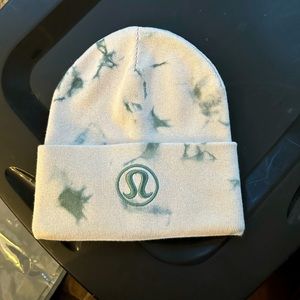 Lululemon white gray beanie